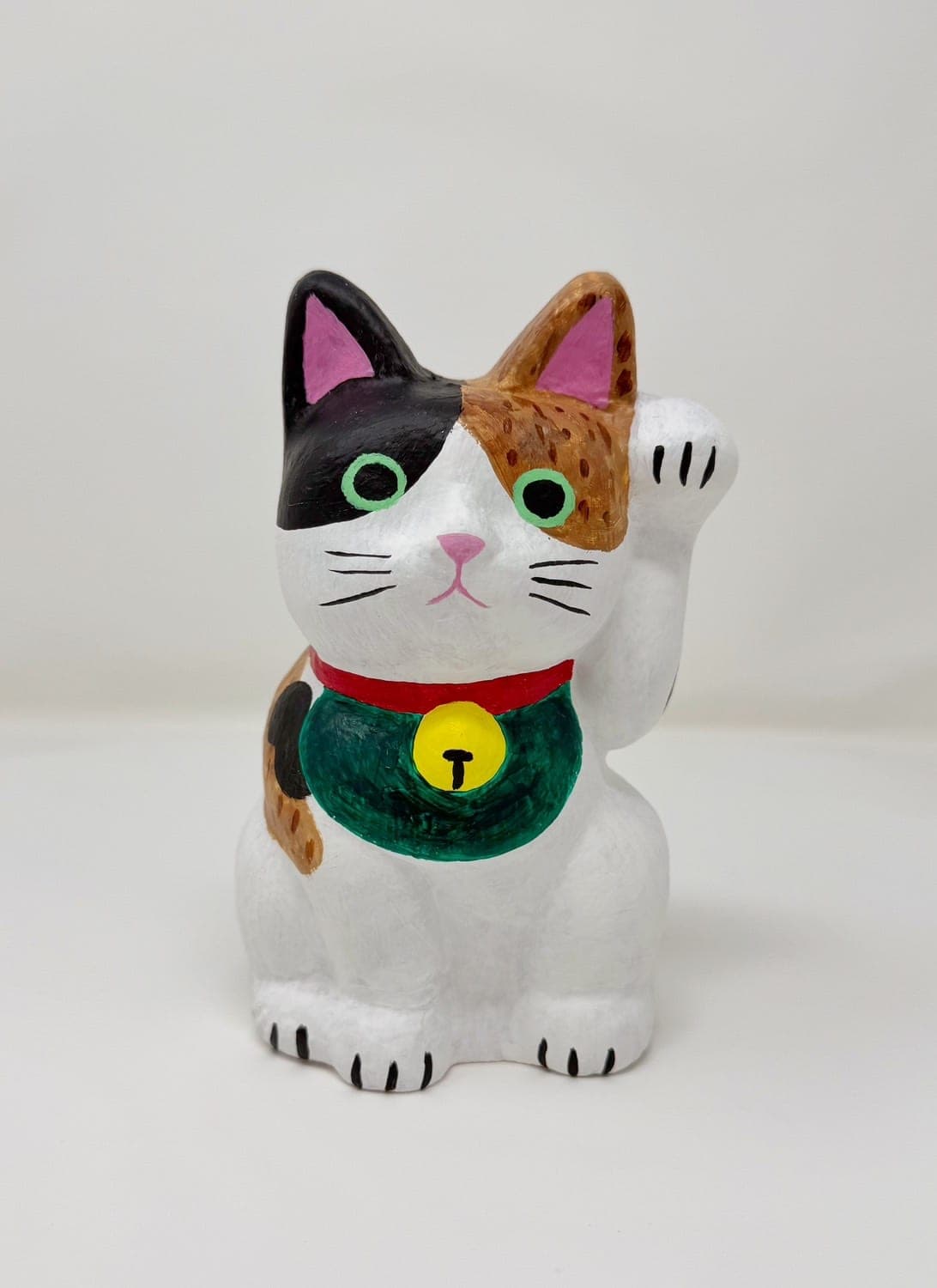 幸運に手を挙げよう!招き猫について